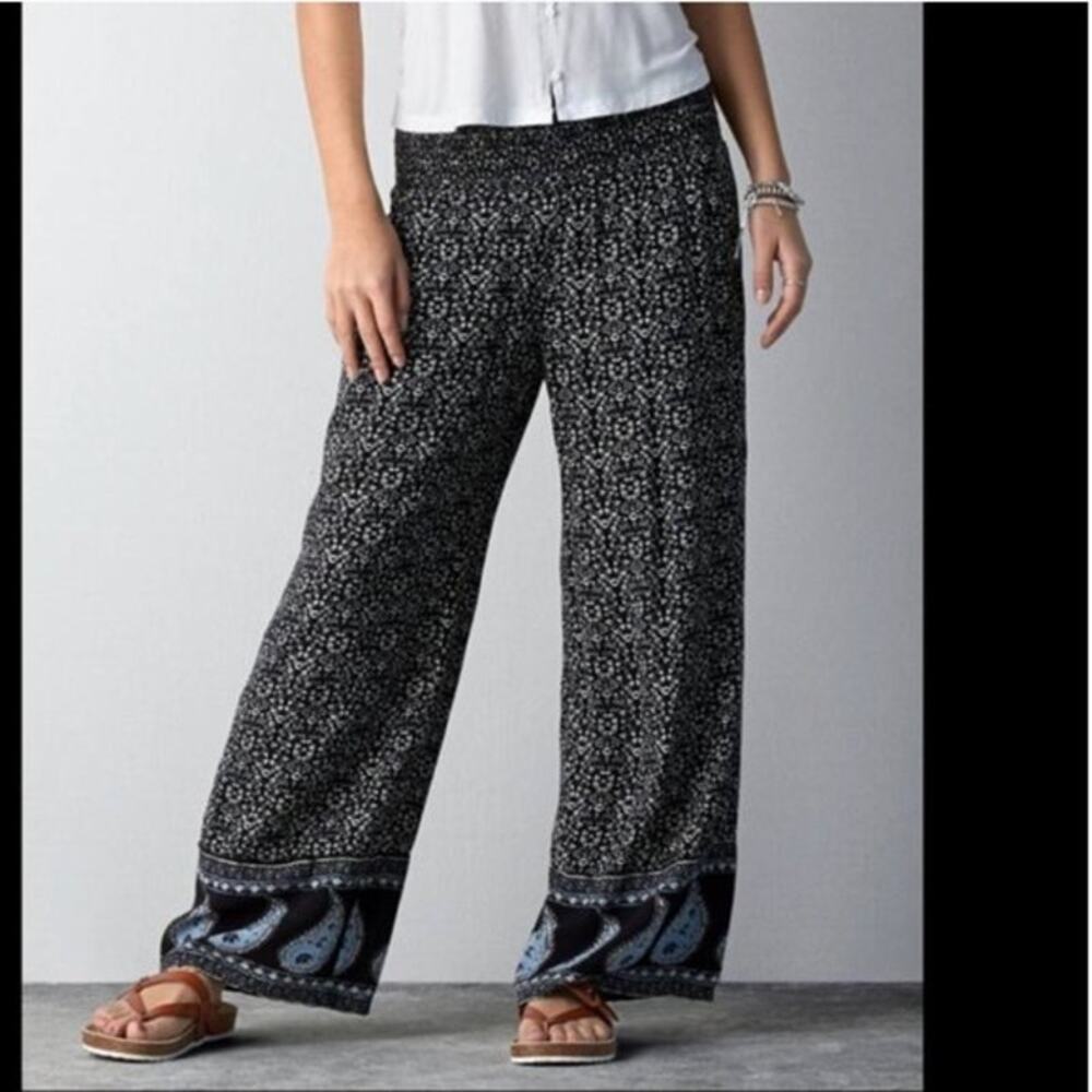 American Eagle Boho Black Paisley Wide Leg‎ Loose Pants Size Small